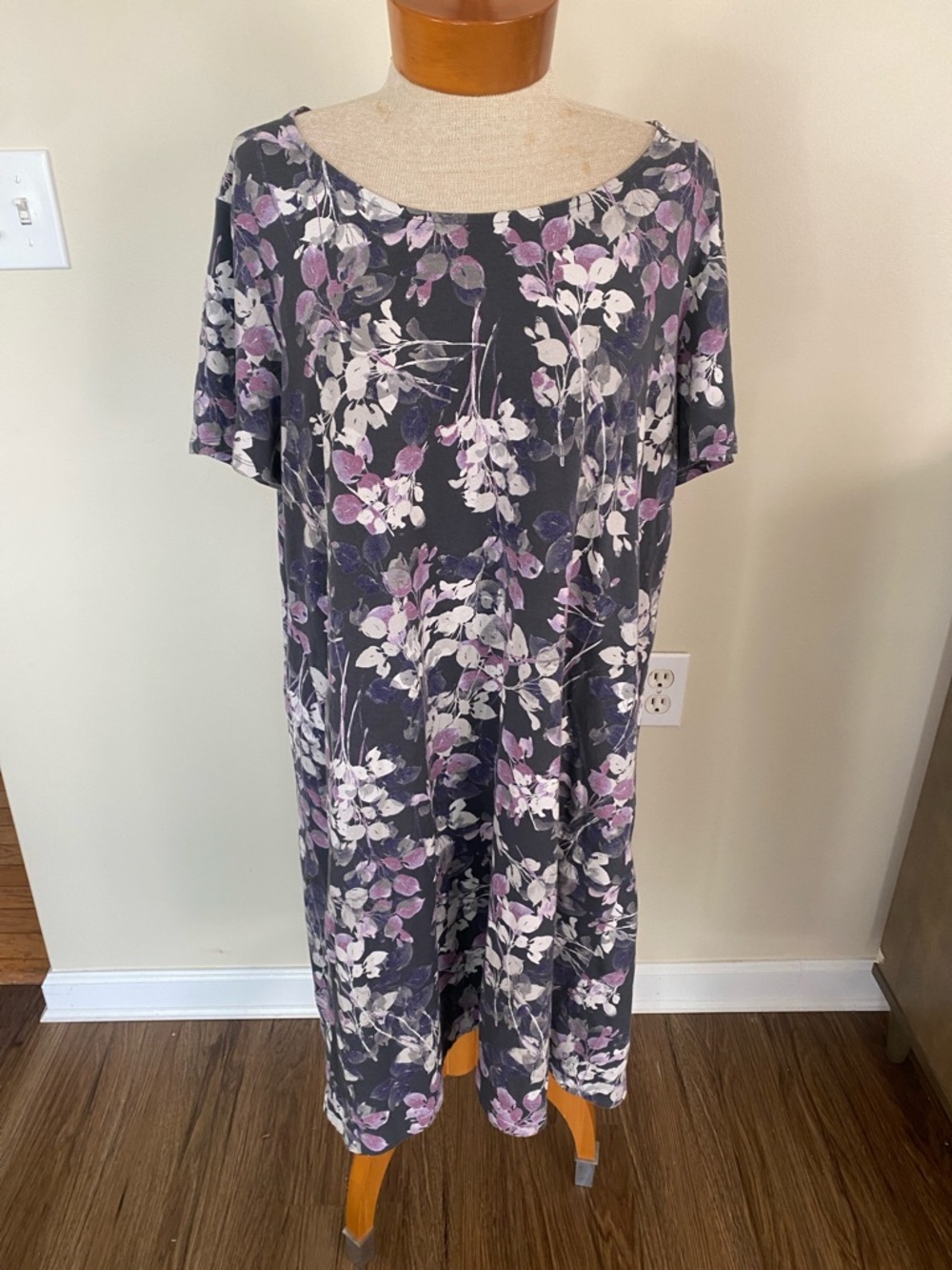 J. Jill Floral Short-Sleeve A-Line Dress in Gray and Purple floral prima cotton - Picture 2 of 9